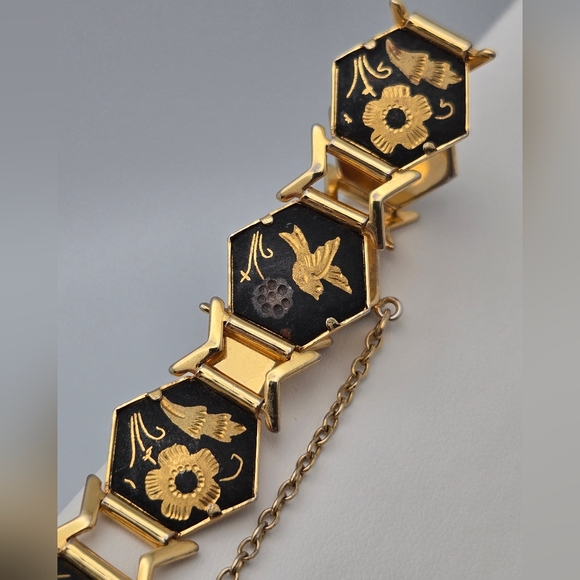 Vintage Gold Tone Damascene Bracelet Floral Bird Panels Safety Chain - Picture 5 of 17